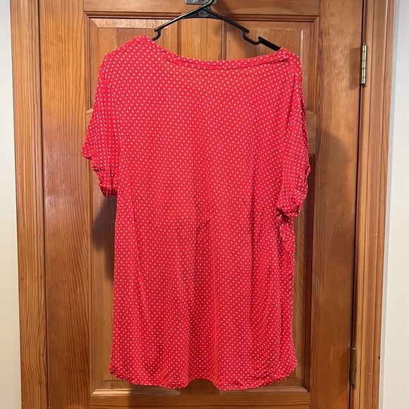 DISNEY park red with white polka dot Minnie Mouse short sleeve top size 1X . - Picture 4 of 4